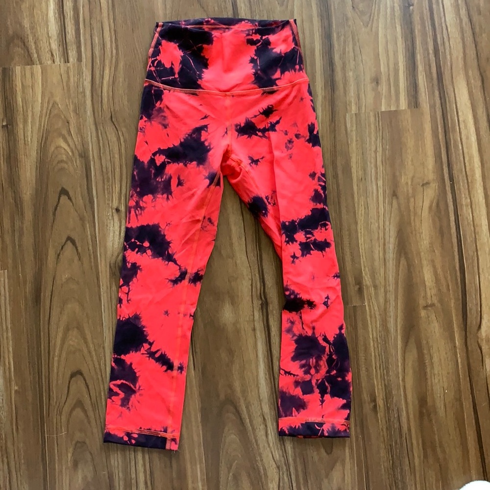 Lululemon Wunder Under Cropped Leggings